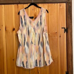 V-neck sleeveless blouse